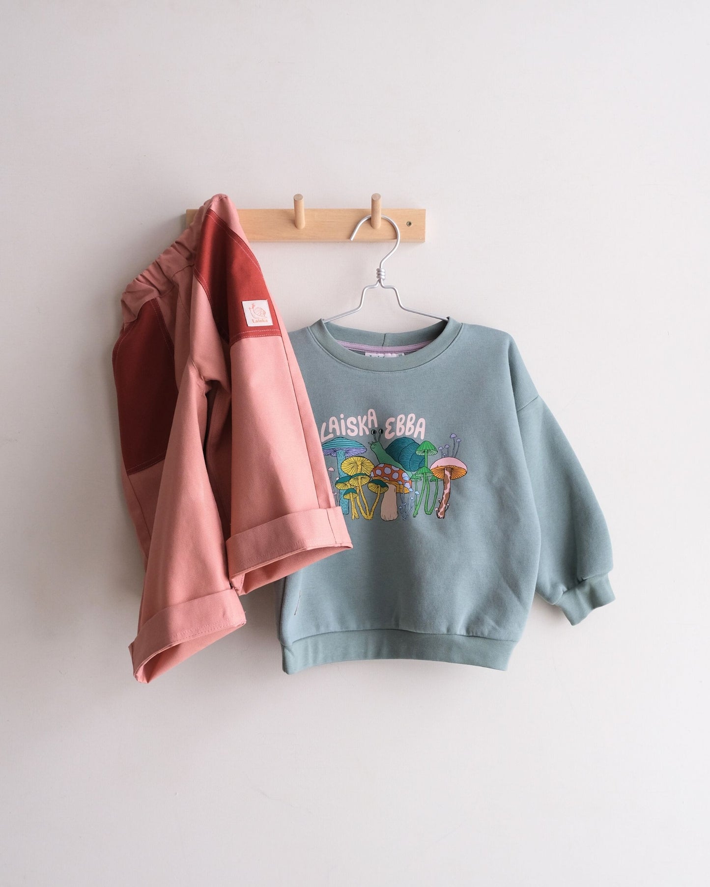 BEBE CHUNKY SWEATSHIRT